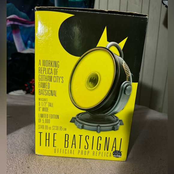 The Batsignal! 2001! - Picture 2 of 5